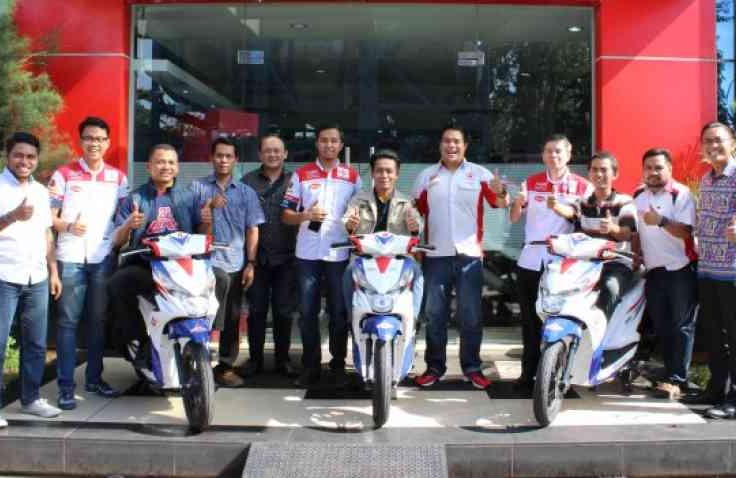 Tiga Orang Pemenang Spesial Surprizing Is Back Telah Terima Honda Beat