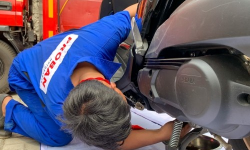 Ini Waktu Yang Tepat Untuk Mengganti Oli Motor